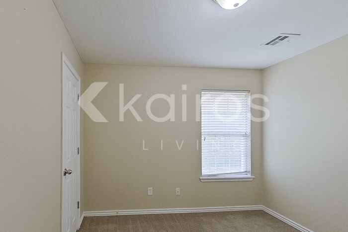Building Photo - 4209 Snowy Owl Dr