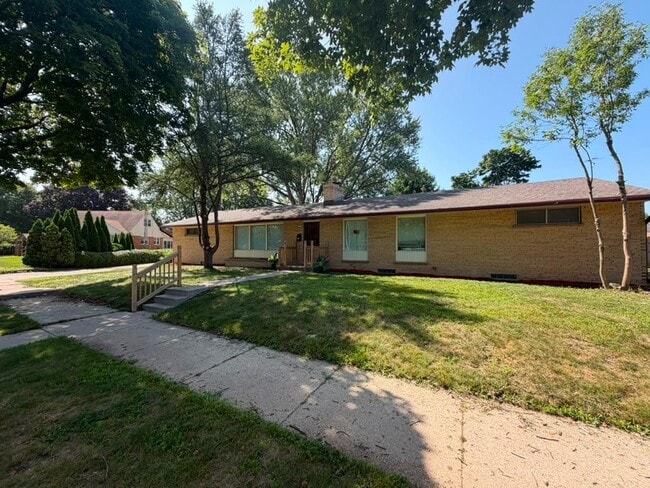 Building Photo - 5629 W Lincoln Creek Dr