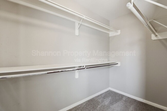 Building Photo - 3327 Shady Glen Ln