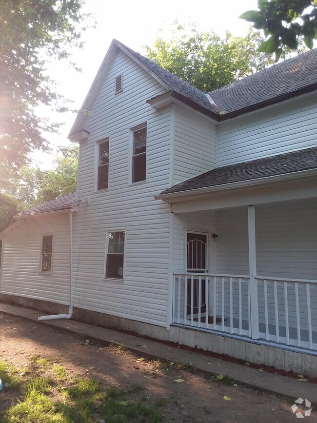 Building Photo - 222 S Wheatland Ave