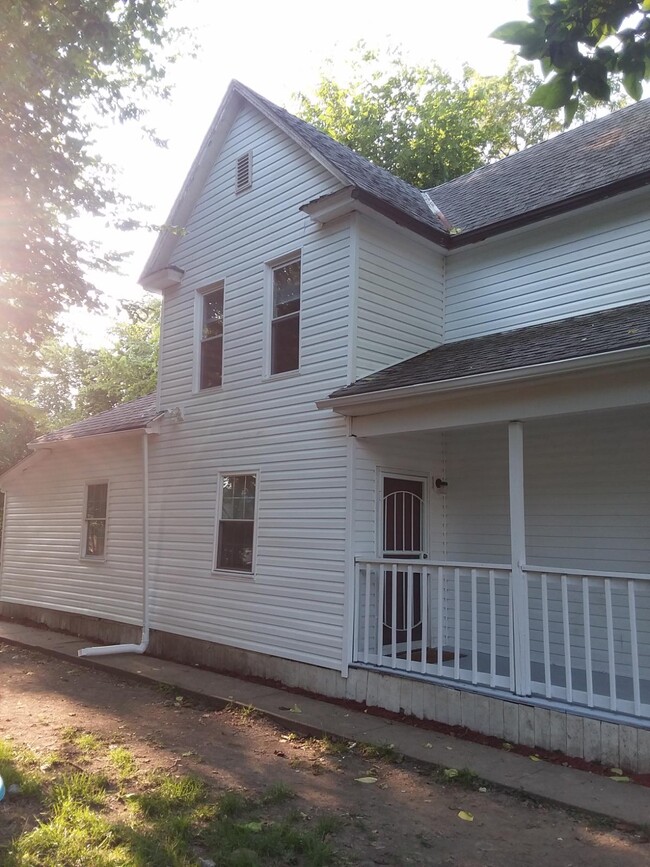 Primary Photo - 222 S Wheatland Ave
