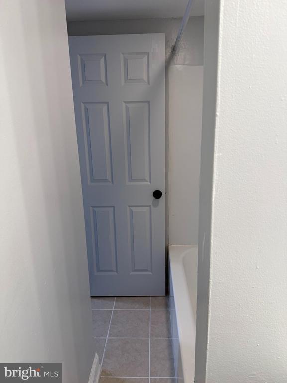 Building Photo - 1048 South St