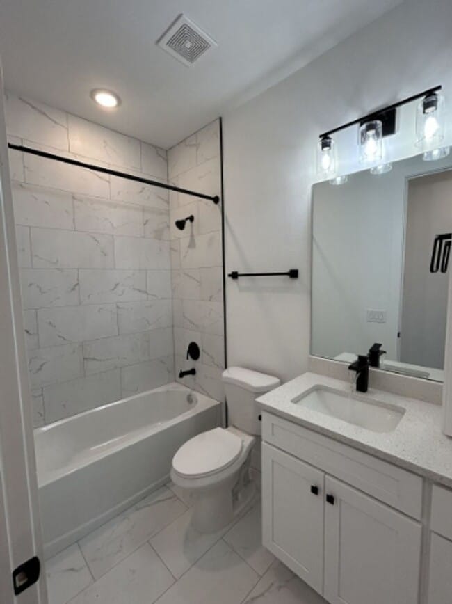 Building Photo - 1234 Oceanic Rd