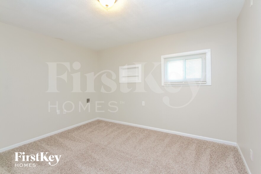 Building Photo - 3135 Foltz St