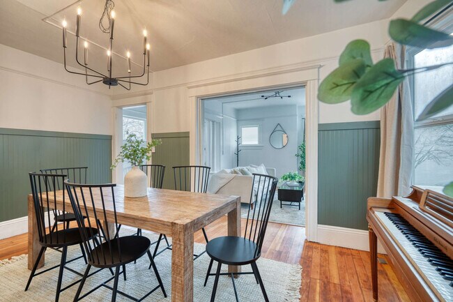 Building Photo - 1032-1036 Southeast 12th Avenue-SI ID1309849P