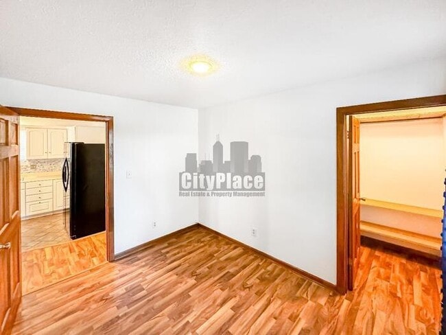Building Photo - 942 Fayette St