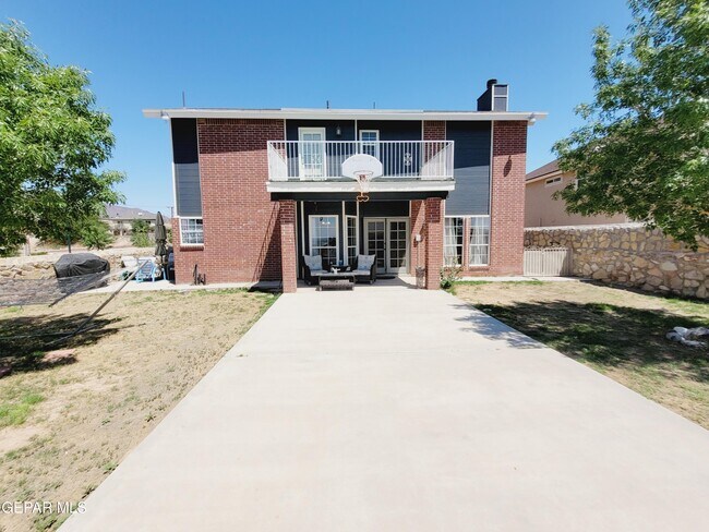 Building Photo - 7401 Plaza Taurina Dr