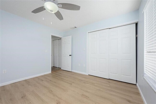 Building Photo - 2608 Hidden Lake Dr N