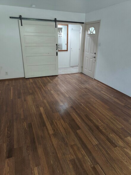 Building Photo - 271 Kottinger Dr