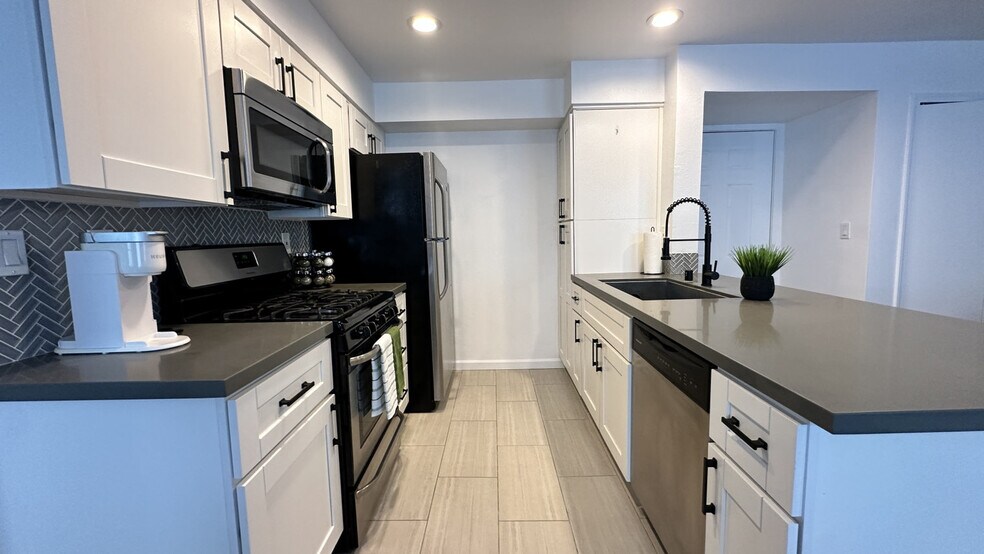 Building Photo - 4205 Ohio St