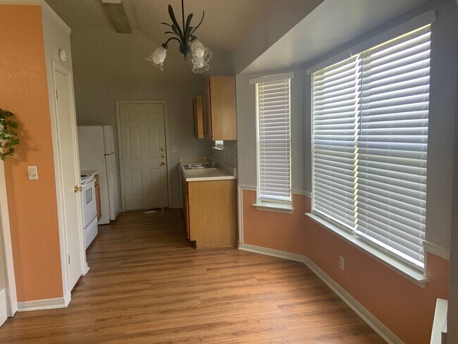 Building Photo - 2503 Marlin Dr