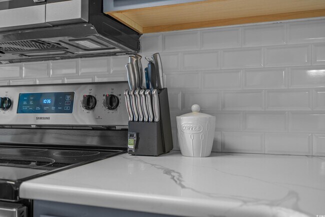 Building Photo - 1290 White Tree Ln