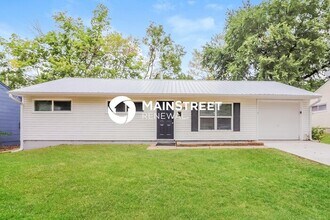 Building Photo - 3 Bedroom Pet-Friendly Home in Kansas City, MO with Main Street Renewal