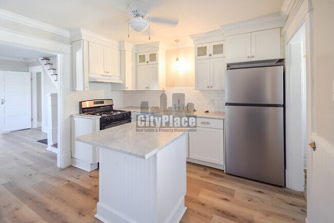 Building Photo - 2012 Olive St