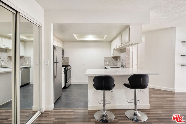 Building Photo - 327 Chestnut Ave