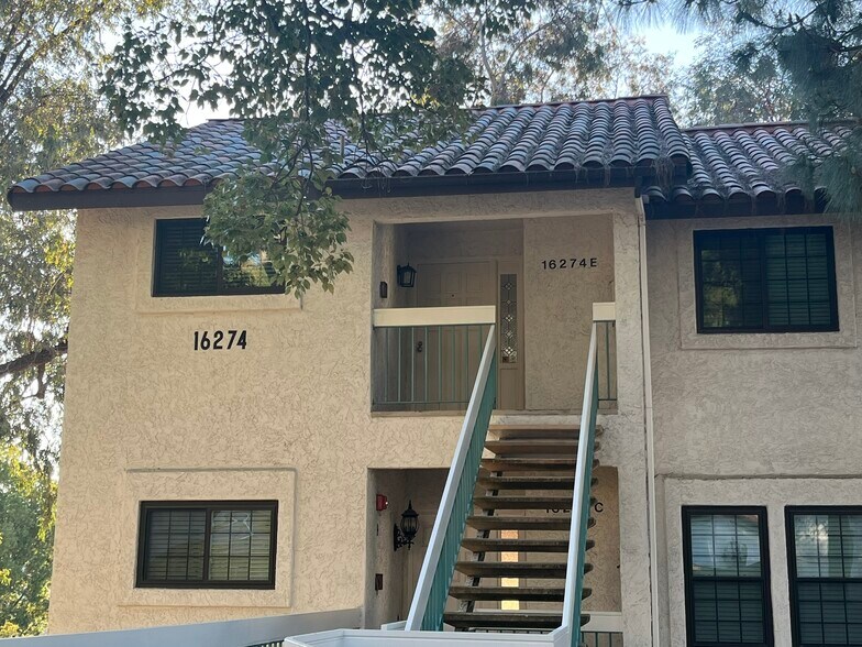 Quiet upper story unit with only neighbvors below you - 16274 Avenida Venusto
