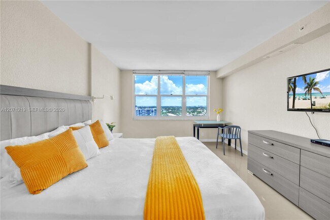 Building Photo - 2501 S Ocean Dr
