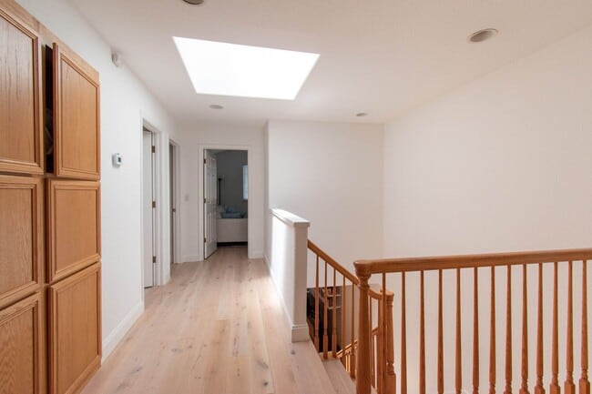 Building Photo - Amazing Downtown Campbell Location * Hardw...