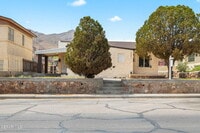 Building Photo - 2805 Grant Ave