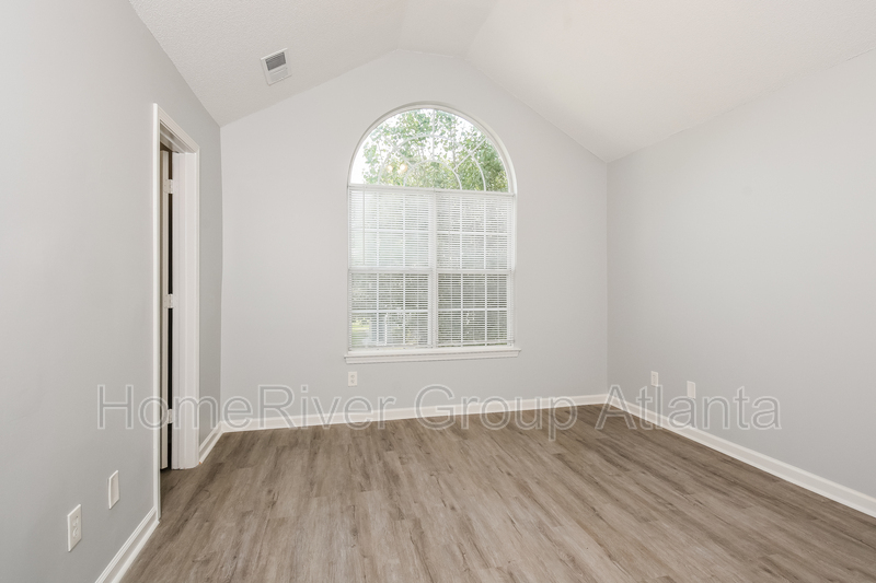 Building Photo - 7551 Clear Creek Dr
