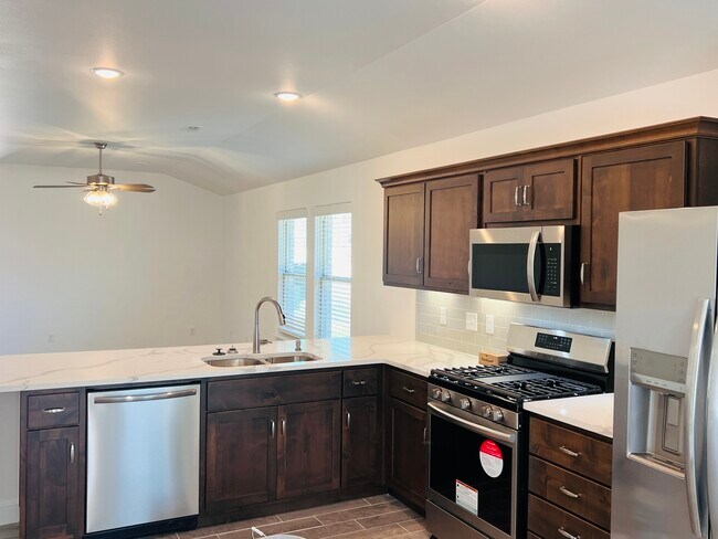 Building Photo - 2091 Bluestem Dr