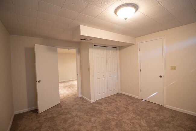 Building Photo - Beautiful 4 Bedroom House | 126th & Center