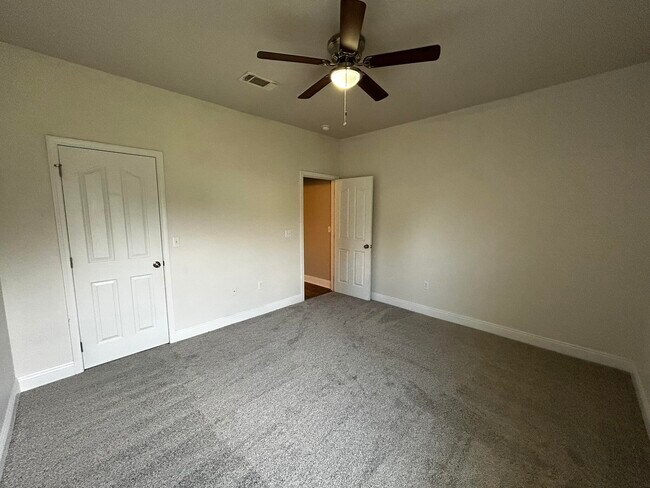 Building Photo - 407 Pendo Pl
