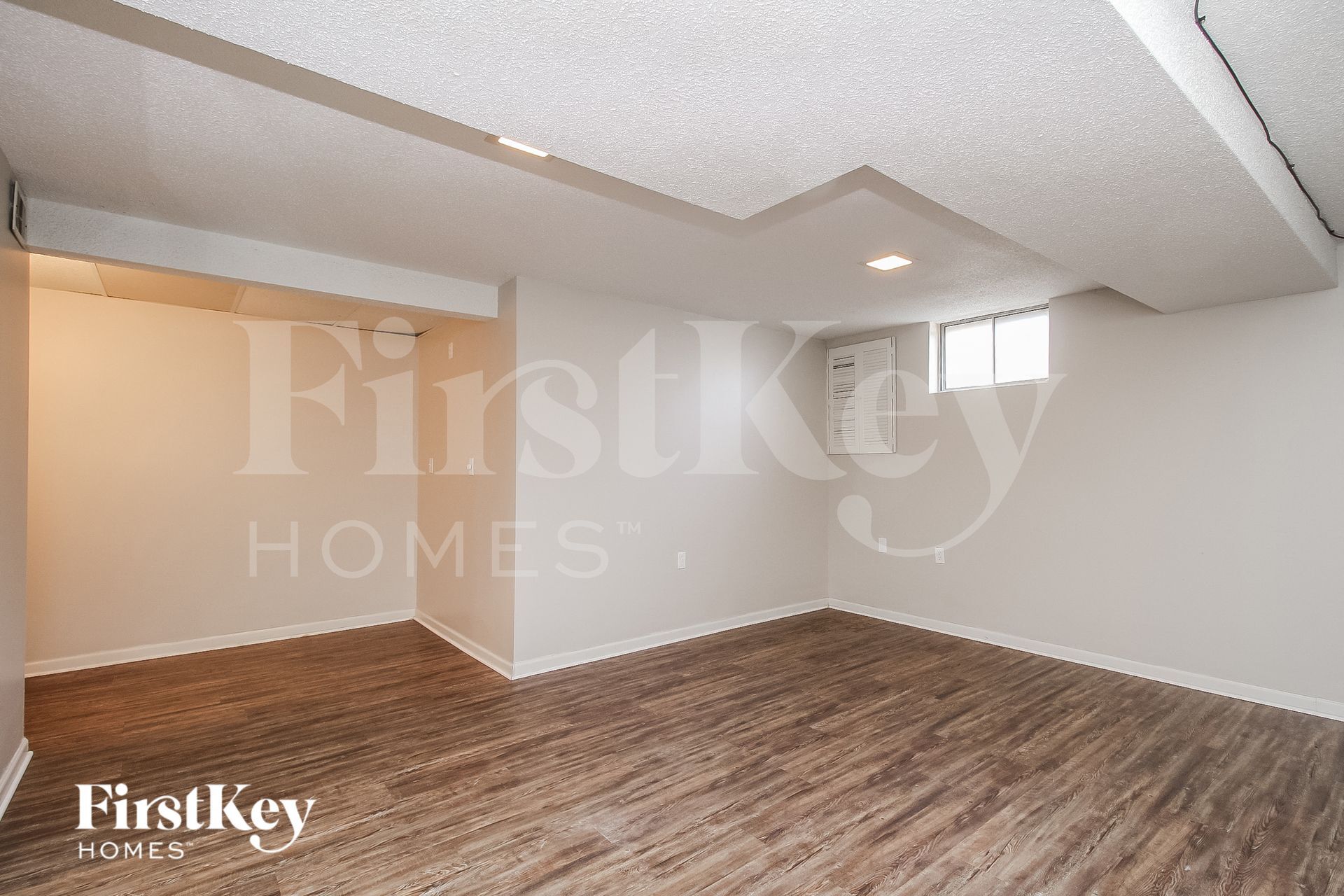 Building Photo - 1715 Regency Dr