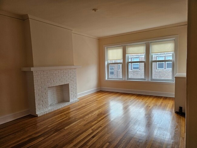 Building Photo - 2110 Sherman Ave