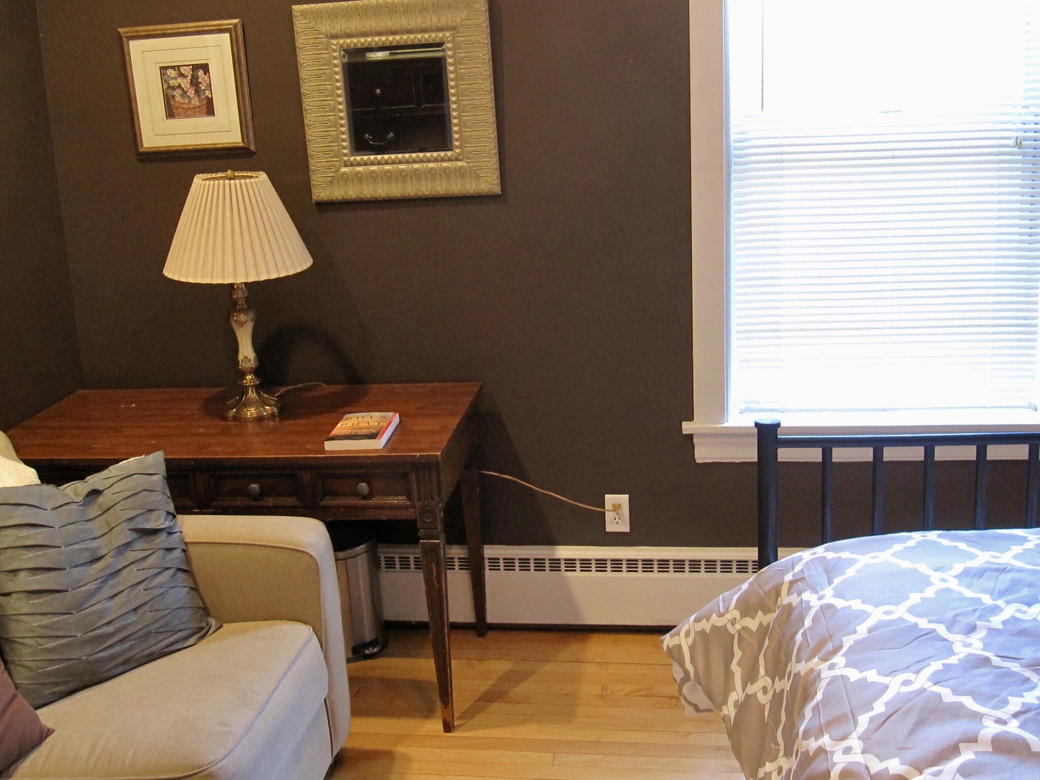 Building Photo - 734 Mulford St