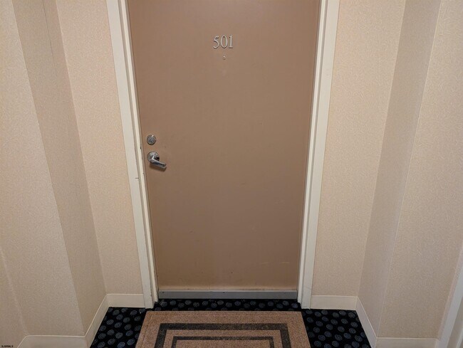 Building Photo - 526 Pacific Ave