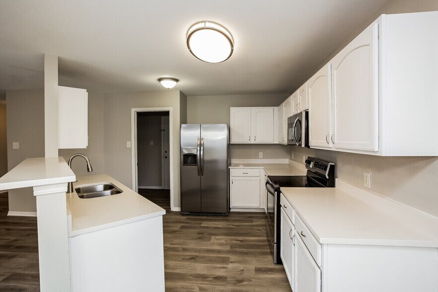 Building Photo - 2035 Brookside Ct