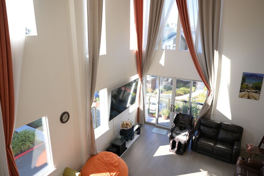 Building Photo - 45139 Challenge Cmn