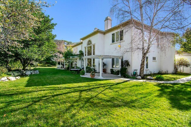 Building Photo - 25339 Prado De Los Arboles