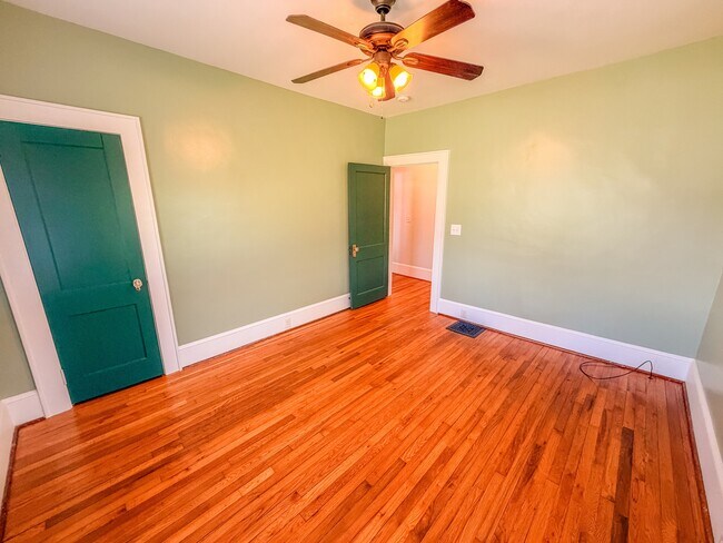 Building Photo - 11 Perry Rd