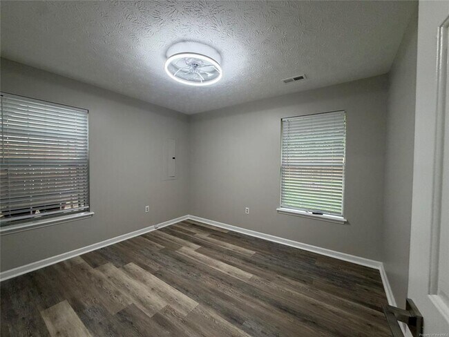 Building Photo - 146 Rain Tree Way