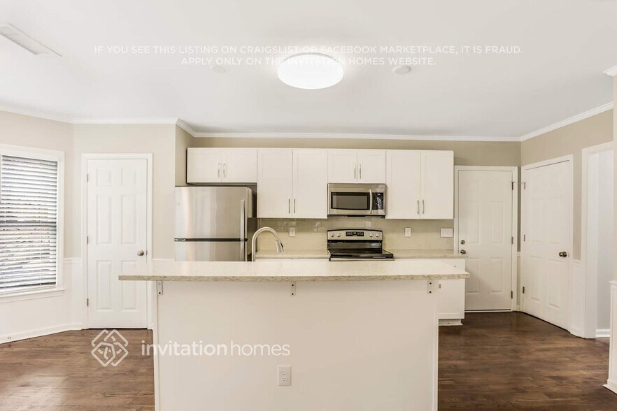 Building Photo - 2979 Kaley Dr NW