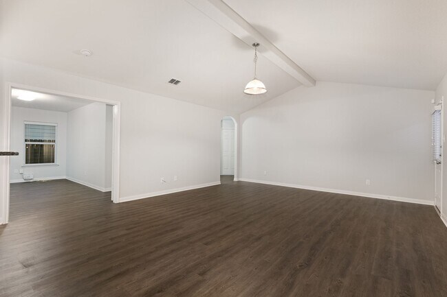 Building Photo - Luckey Ranch Single Story 3 bedroom with d...