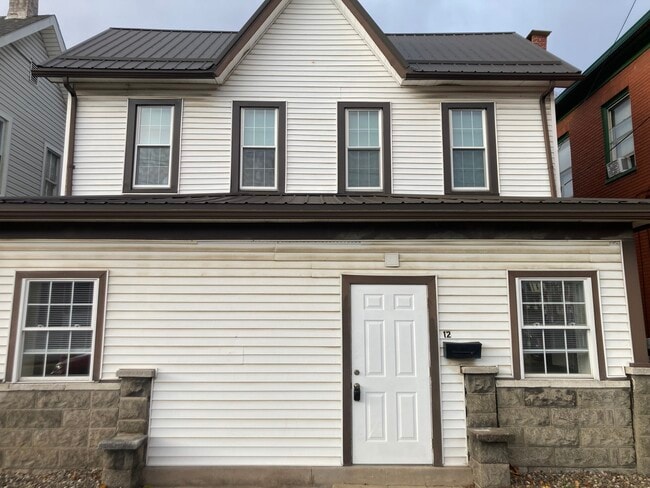 Building Photo - 12 W Southern Ave