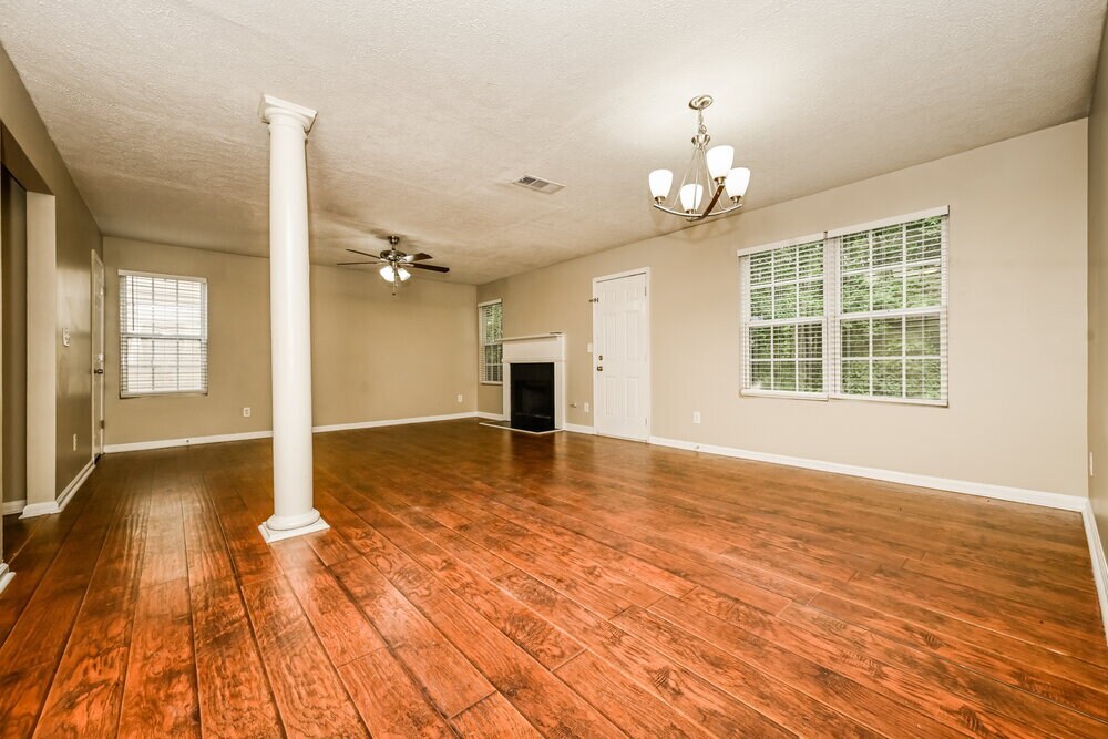 Building Photo - 1590 New Orleans Way