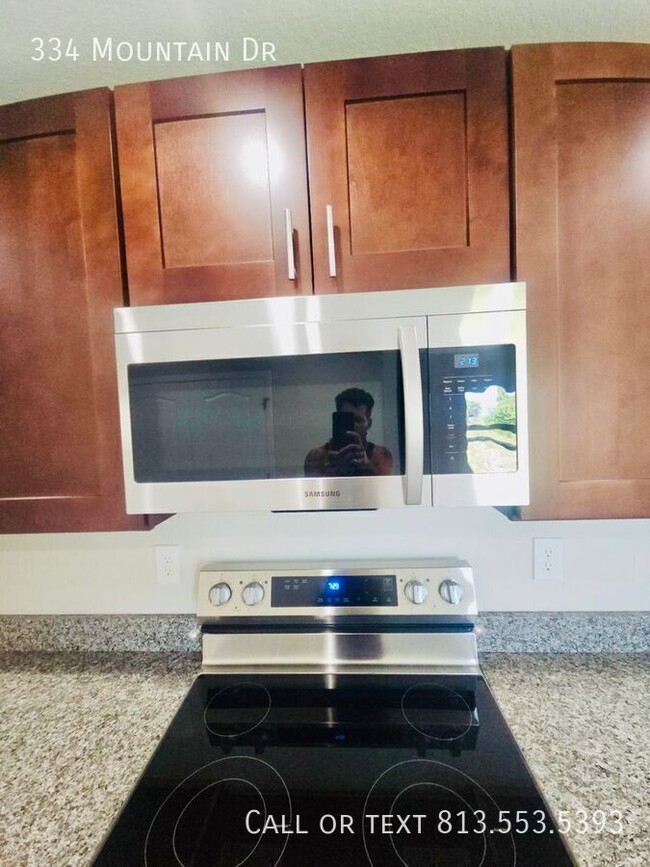 Building Photo - 334 Mountain Dr