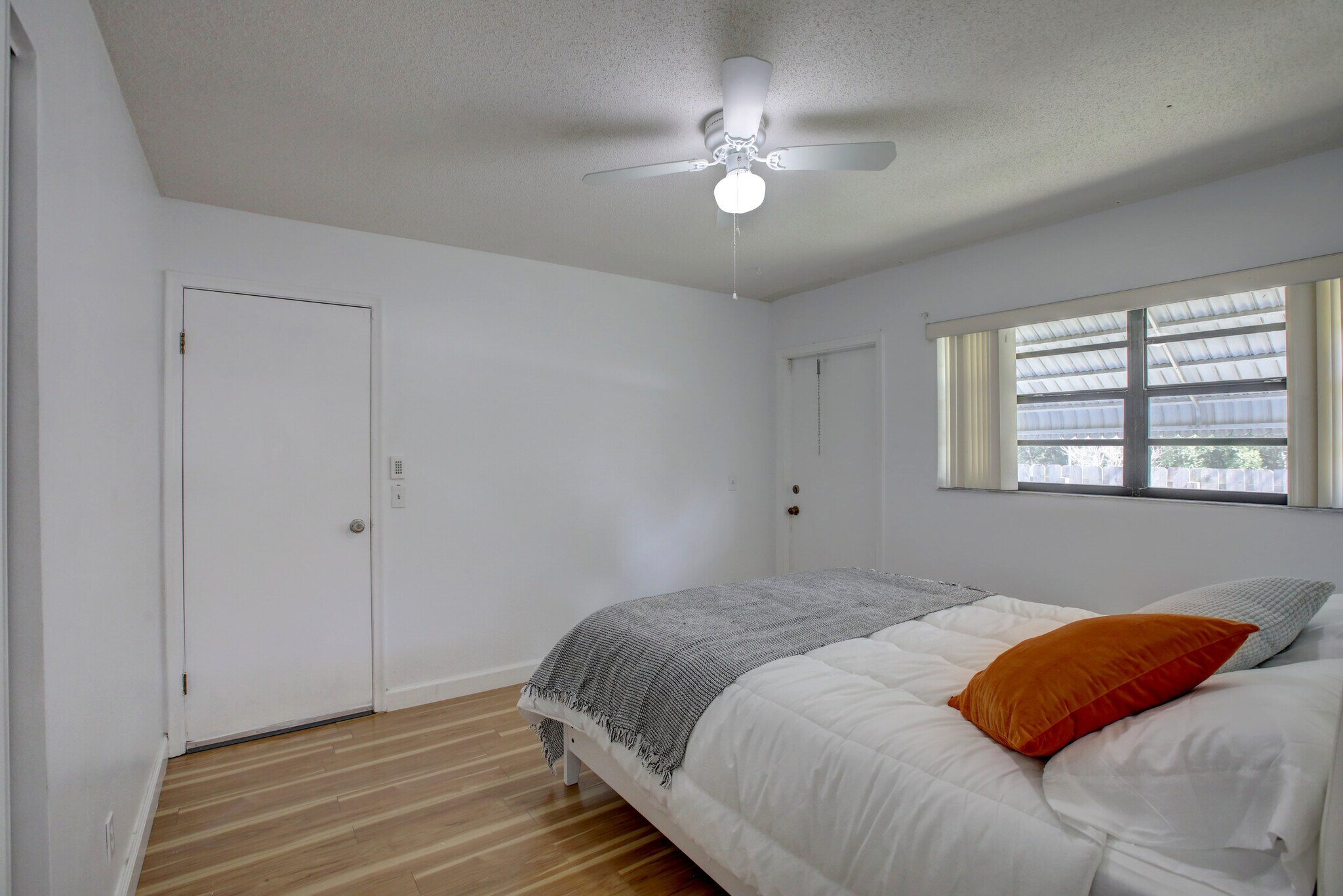 Building Photo - 418 SE 4th St