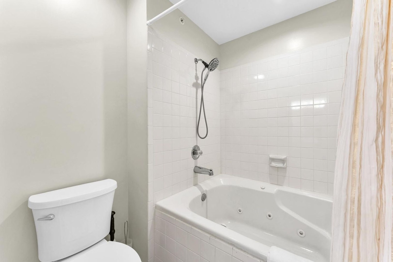 Building Photo - 155 W Rockford Dr