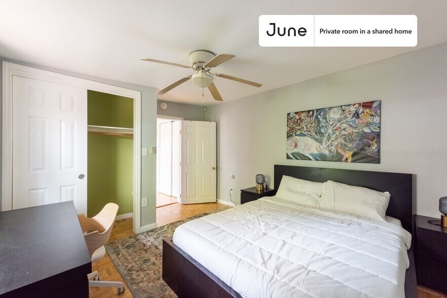 Building Photo - Room in Shared 3 bed/2 bath home