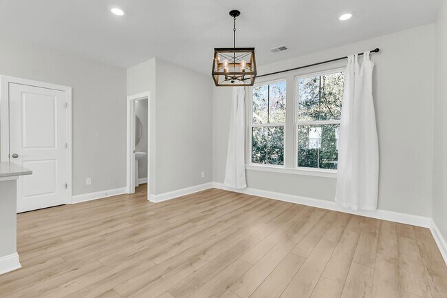 Building Photo - 1226 Tice Ln