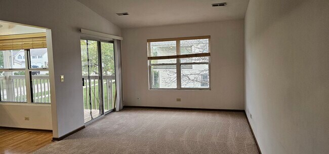 Building Photo - 301 Village Creek Dr