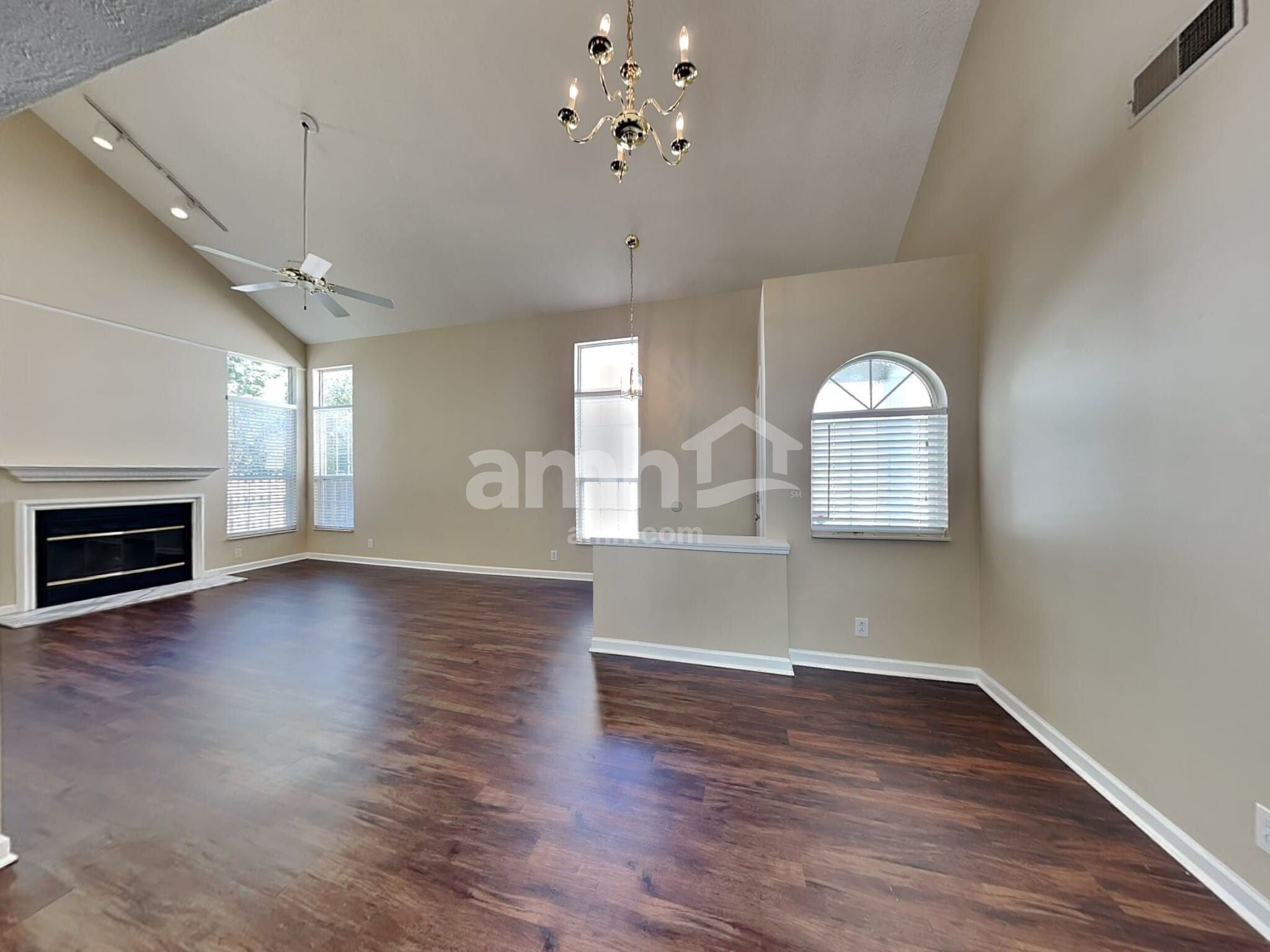 Building Photo - 1212 Wembley Dr