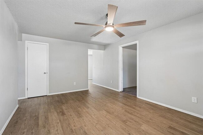 Building Photo - 4008 SE 46th St