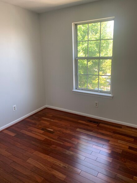 Building Photo - 7308 Charlesborough Ct