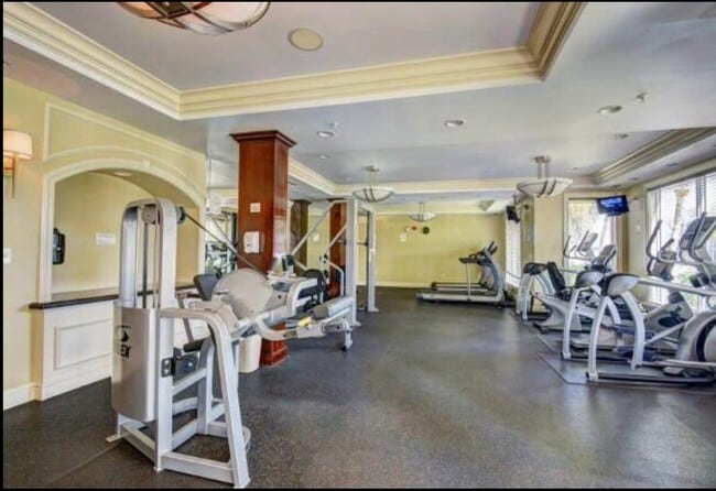 Building Photo - 804 E Windward Way